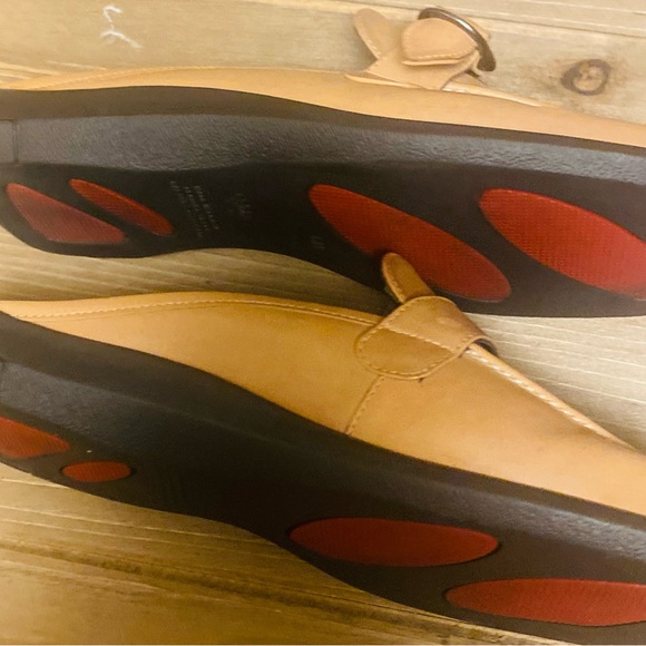 HILARD & HANSON women's size 6 slip on loafers. Upper leather - Picture 3 of 7